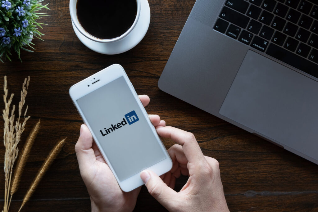 Linkedin – noul instrument folosit de companii în strategia de comunicare